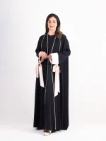 عباية الساتان الوردي