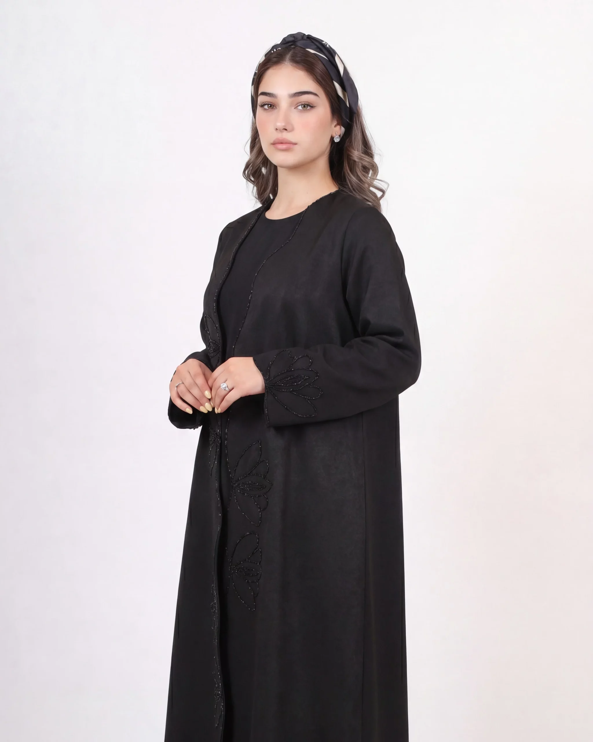 Abaya Lil – Luxurious open-front abaya with jeweled embroidery