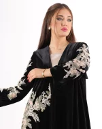 Aisle Velvet Shawl with Lace Appliqué and Jewel Embroidery Design - Image 4