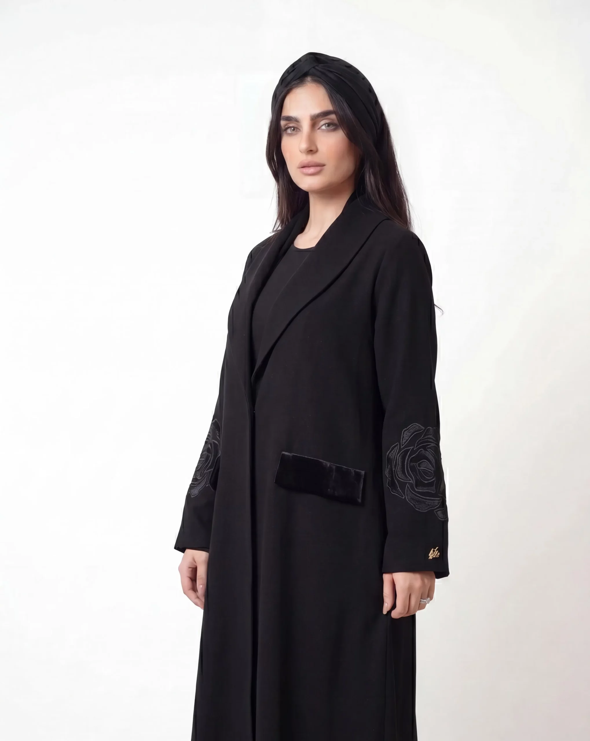 Hanin Lame Cotton Open-Front Abaya with Notched Collar and Velvet Rose Appliqué on the Sleeves